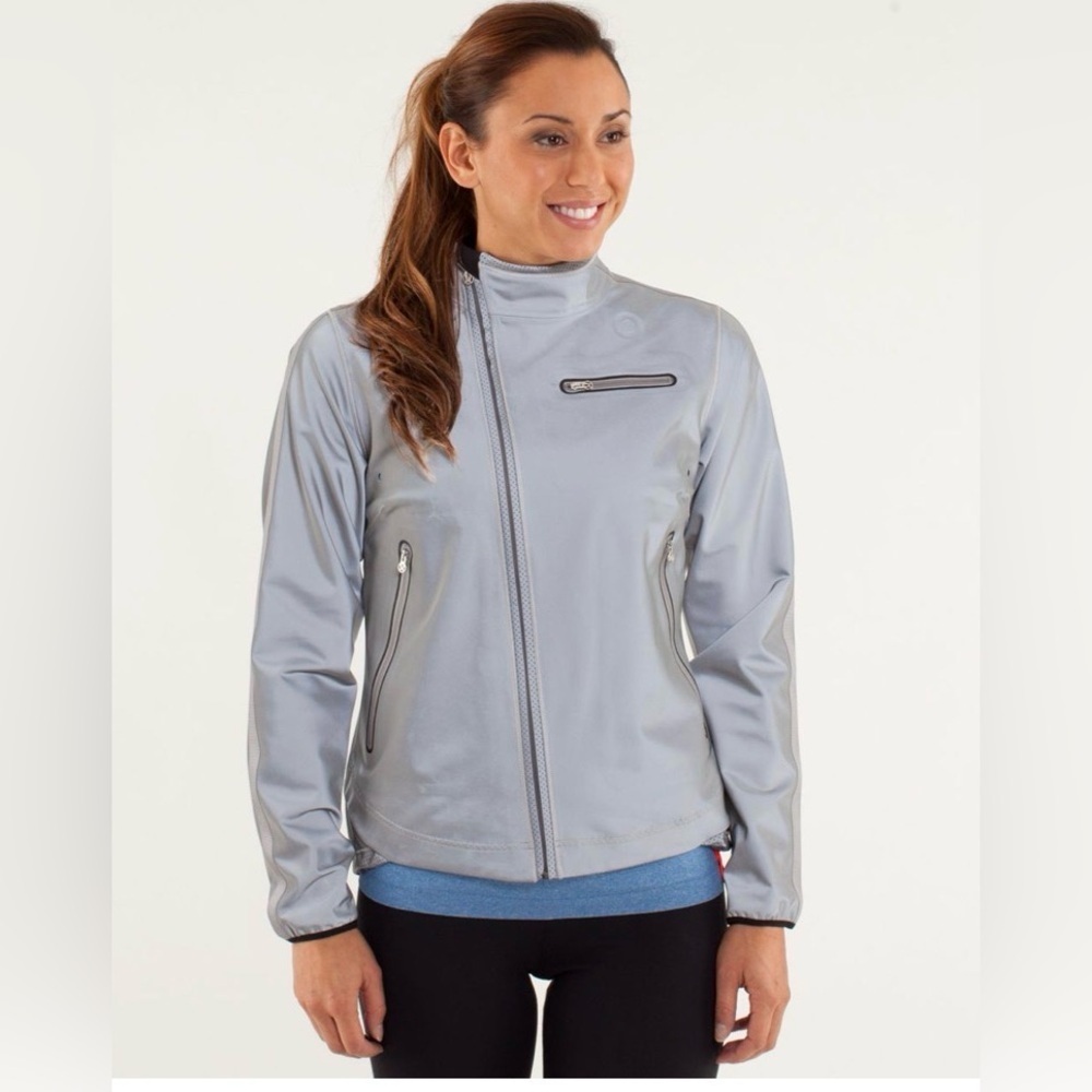 Lululemon Run Reflective Jacket Size 4 Silver Jogging Running Outdoor Gorpcore